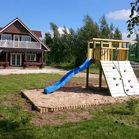 Saadjarve Puhkemajad, Maja Pearu Dom wakacyjny Toolamaa
